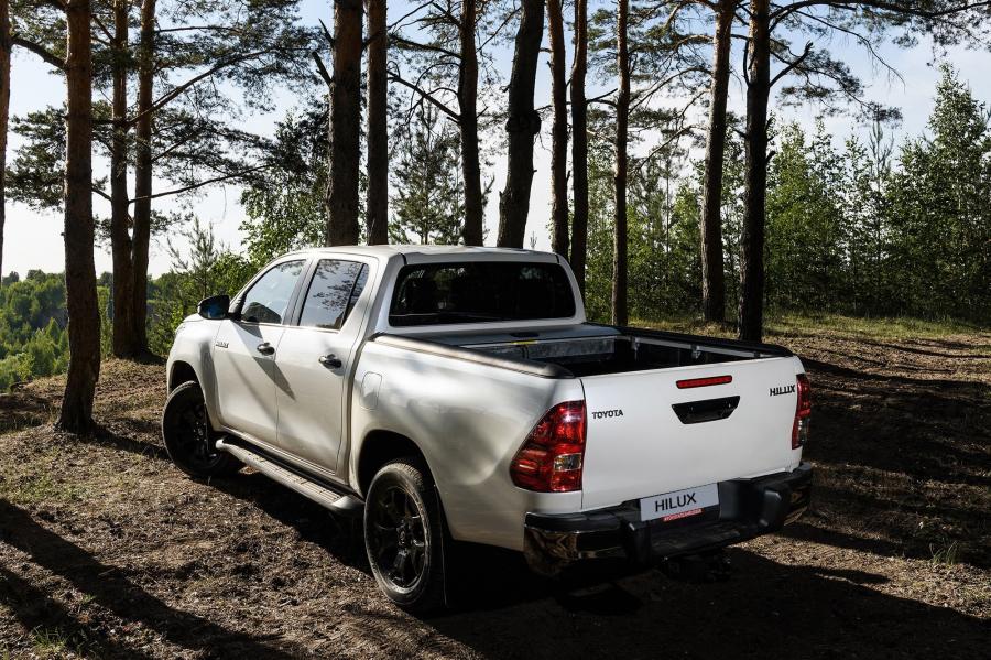  Toyota Hilux Double Cab Exclusive Black 2019 года  (CIS) (фото 3 из 6)